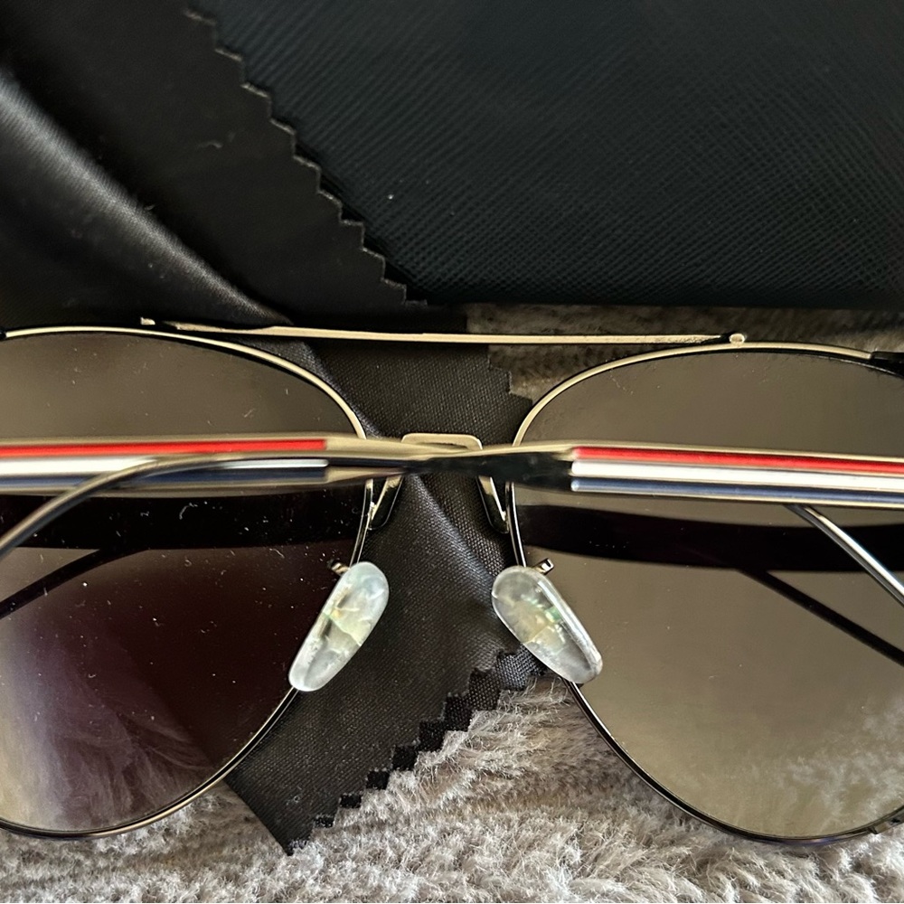 Prive Revaux Black Aviator Sunglasses with Foldable Case - Picture 4 of 7